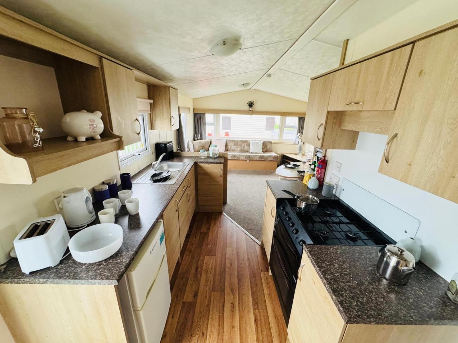 3 Bedroom 2 Bathroom Caravan Charlie Delta Saint Osyth